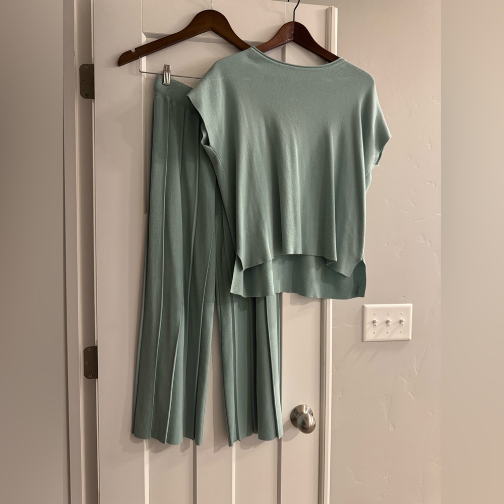 Light aqua pant and top set